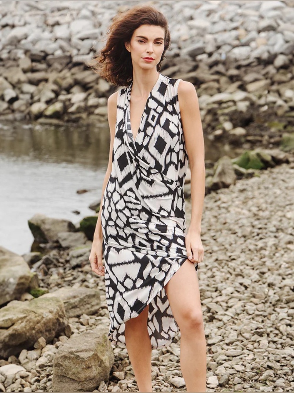 NWT Clara Sun Woo crinkle pleat knit crossover tulip hem dress Aztec print sz lg